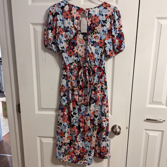 NWT Suzy Shier Open Back Floral Dress, Size Small - Picture 3 of 8
